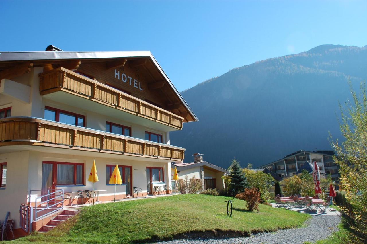 Hotel Panorama Elbigenalp Exterior photo