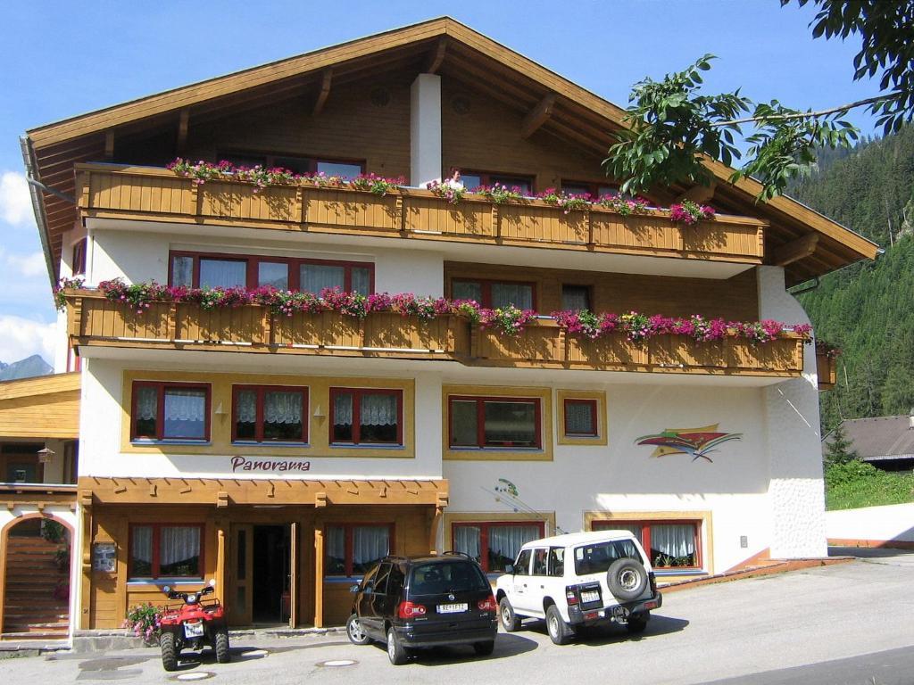 Hotel Panorama Elbigenalp Exterior photo