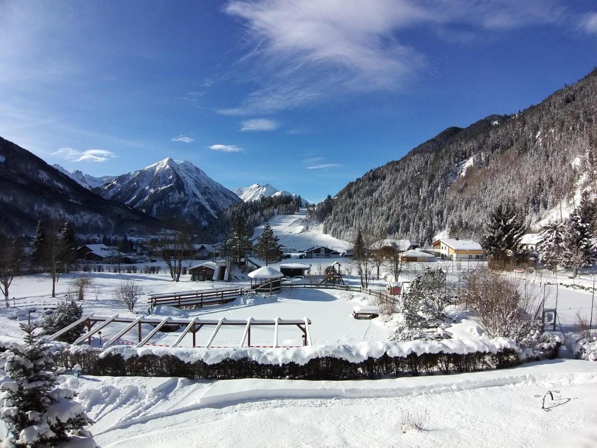 Hotel Panorama Elbigenalp Exterior photo