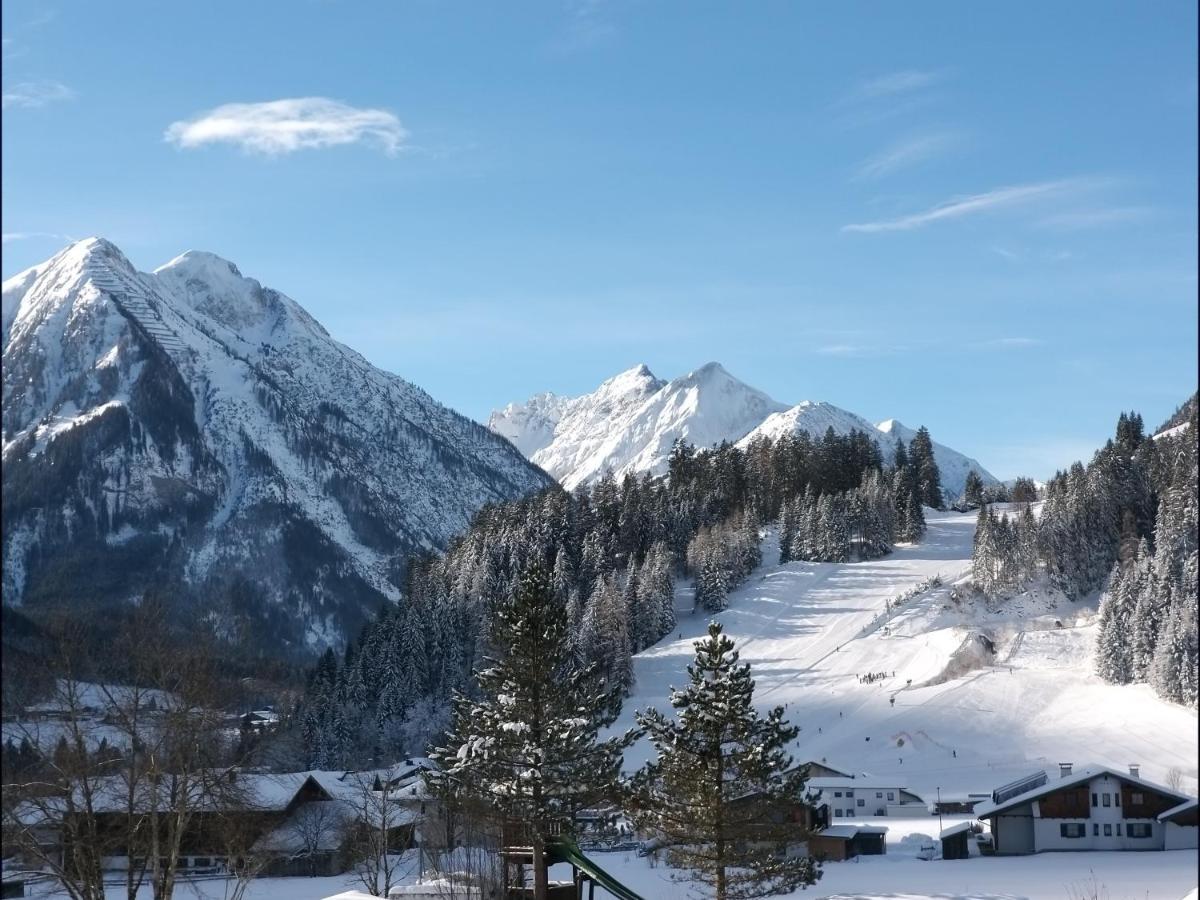 Hotel Panorama Elbigenalp Exterior photo